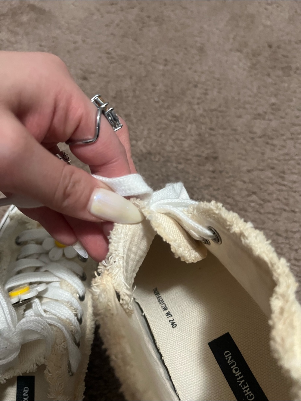 Floral Embroidery Canvas Sneakers - Picture 7 of 8